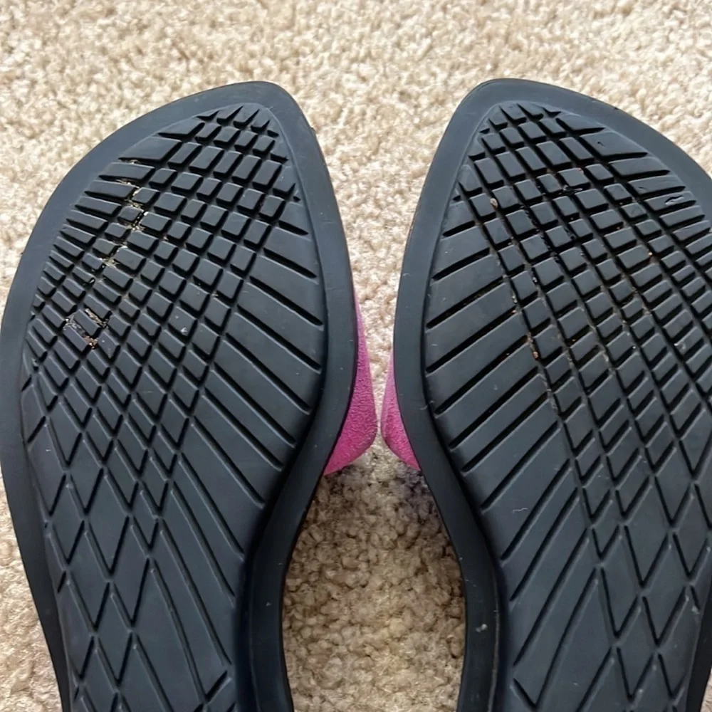 Vaneli fuchsia suede